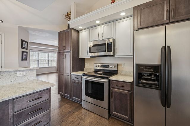 1676 Center Star Rd, Columbia, TN 38401