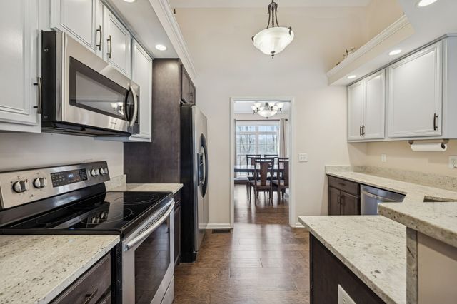 1676 Center Star Rd, Columbia, TN 38401