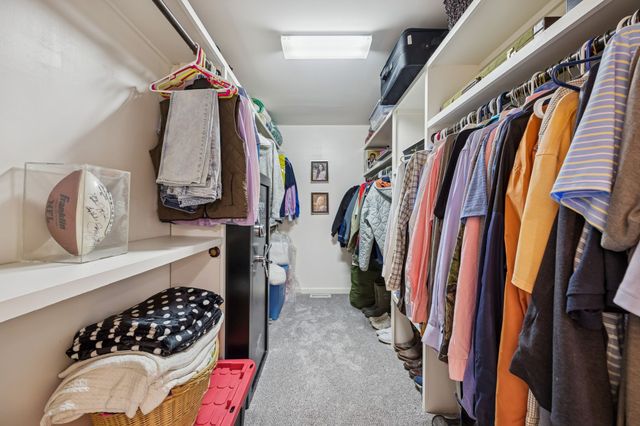 1676 Center Star Rd, Columbia, TN 38401