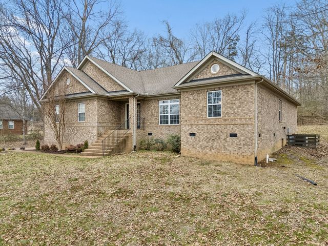 1676 Center Star Rd, Columbia, TN 38401
