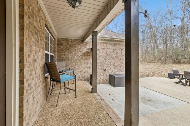 1676 Center Star Rd, Columbia, TN 38401