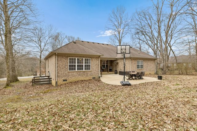 1676 Center Star Rd, Columbia, TN 38401