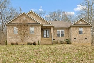 1676 Center Star Rd, Columbia, TN 38401