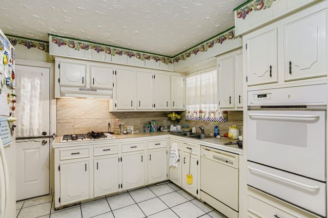 9711 Marydel Street, Houston, TX 77076