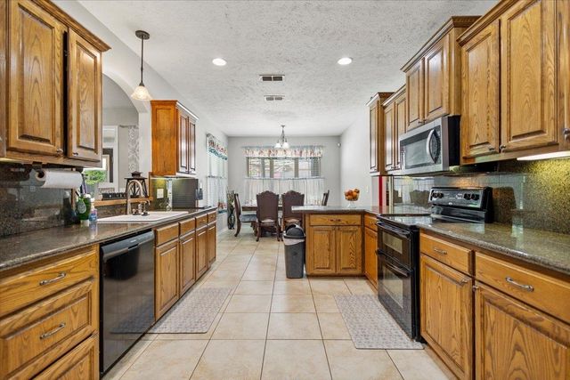 3 Chase Creek Drive, Henderson, TX 75652