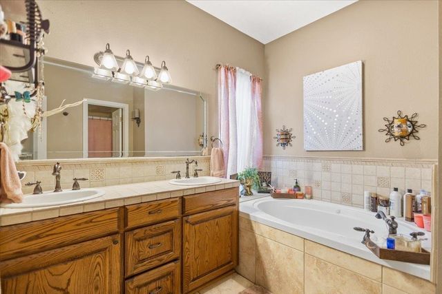 3 Chase Creek Drive, Henderson, TX 75652