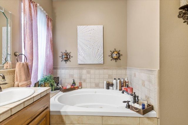 3 Chase Creek Drive, Henderson, TX 75652