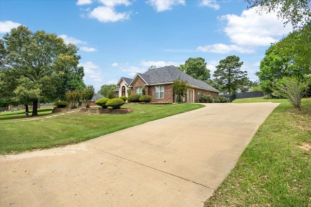 3 Chase Creek Drive, Henderson, TX 75652