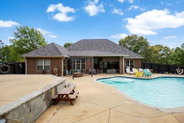 3 Chase Creek Drive, Henderson, TX 75652