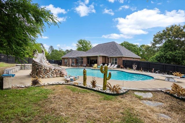 3 Chase Creek Drive, Henderson, TX 75652