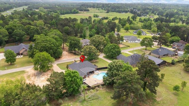 3 Chase Creek Drive, Henderson, TX 75652