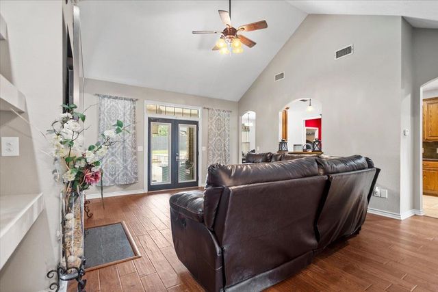 3 Chase Creek Drive, Henderson, TX 75652
