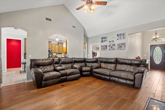 3 Chase Creek Drive, Henderson, TX 75652