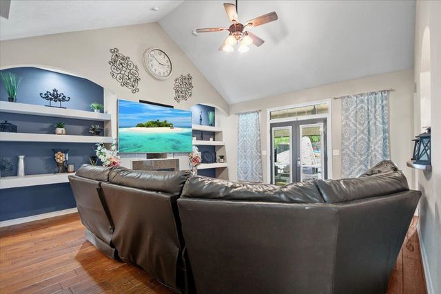 3 Chase Creek Drive, Henderson, TX 75652