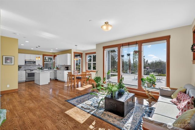 12295 15th Avenue SW, Burien, WA 98146