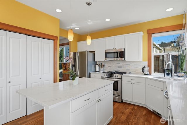 12295 15th Avenue SW, Burien, WA 98146