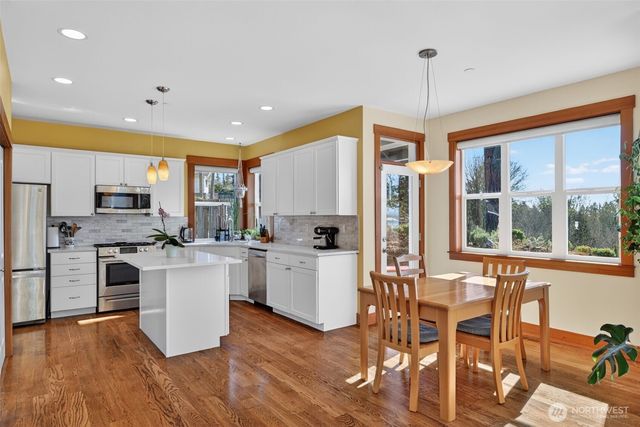 12295 15th Avenue SW, Burien, WA 98146