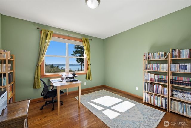 12295 15th Avenue SW, Burien, WA 98146
