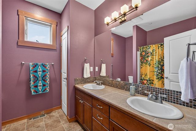 12295 15th Avenue SW, Burien, WA 98146