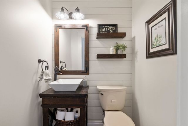 245 Perryville Rd, Rehoboth, MA 02769