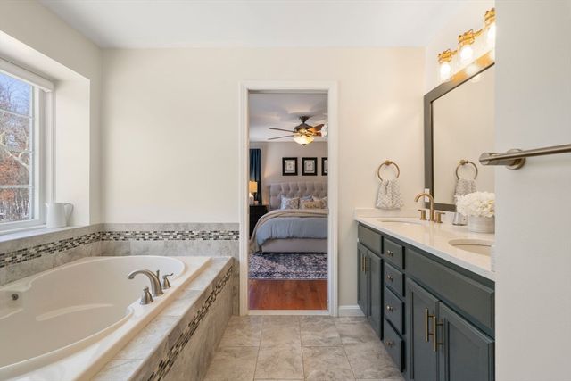 245 Perryville Rd, Rehoboth, MA 02769