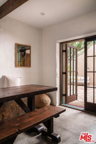 2414 4th Avenue, Los Angeles, CA 90018