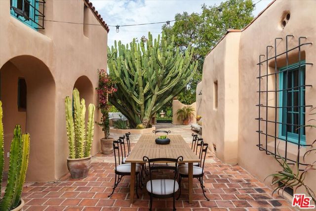 2414 4th Avenue, Los Angeles, CA 90018