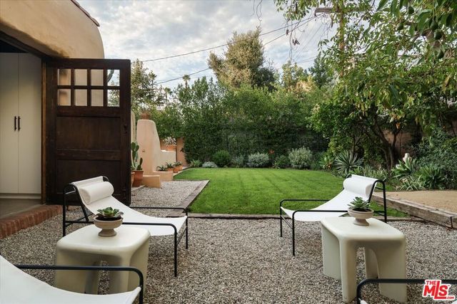 2414 4th Avenue, Los Angeles, CA 90018
