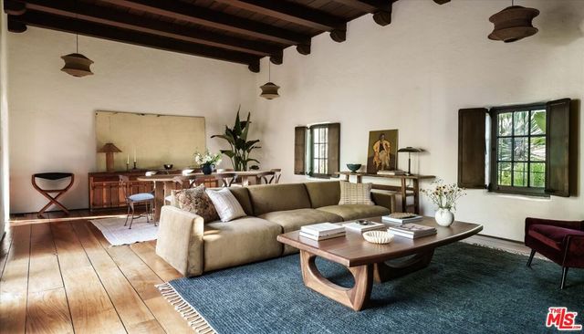 2414 4th Avenue, Los Angeles, CA 90018