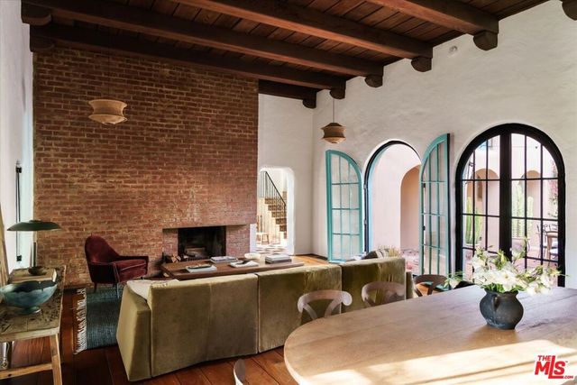 2414 4th Avenue, Los Angeles, CA 90018