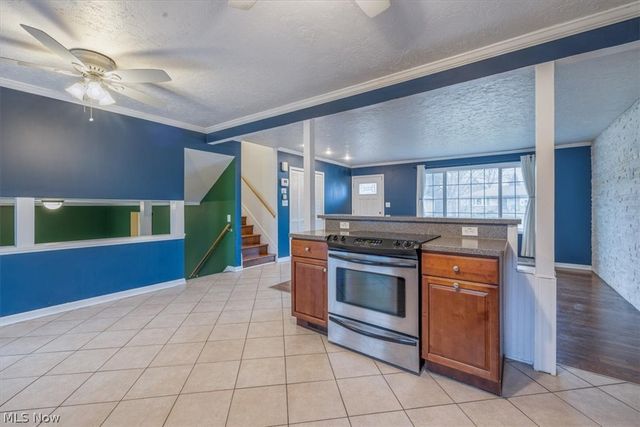 8201 Royalview Drive, Parma, OH 44129