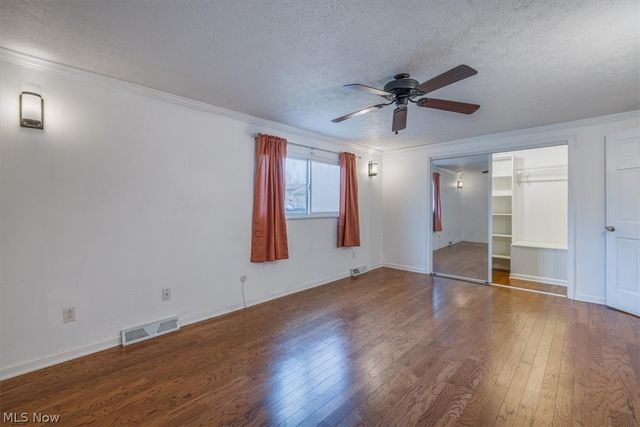 8201 Royalview Drive, Parma, OH 44129