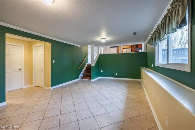 8201 Royalview Drive, Parma, OH 44129