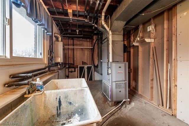 8201 Royalview Drive, Parma, OH 44129