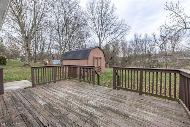 8201 Royalview Drive, Parma, OH 44129