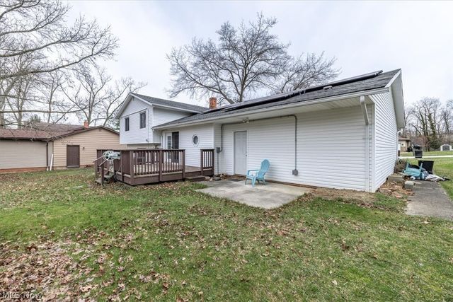 8201 Royalview Drive, Parma, OH 44129