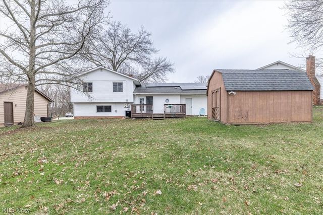 8201 Royalview Drive, Parma, OH 44129
