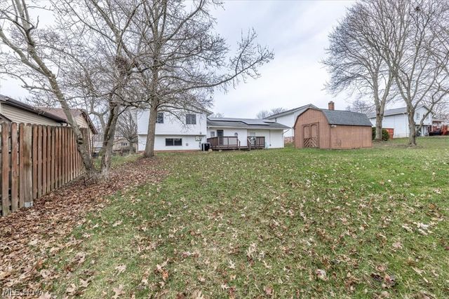 8201 Royalview Drive, Parma, OH 44129