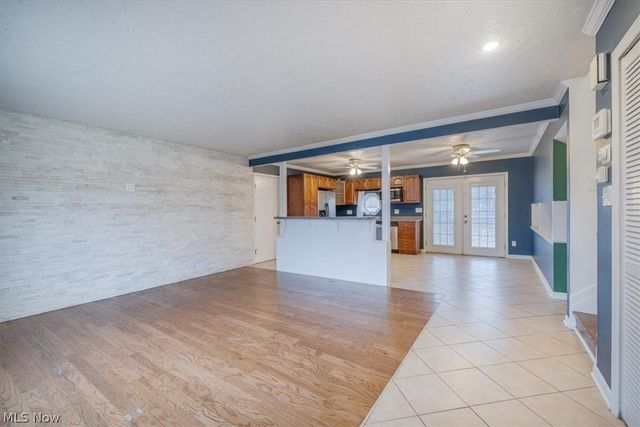 8201 Royalview Drive, Parma, OH 44129