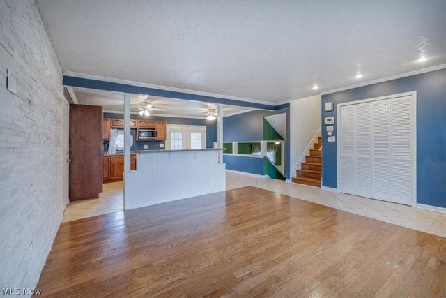 8201 Royalview Drive, Parma, OH 44129