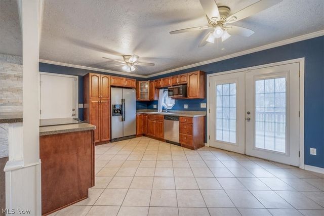 8201 Royalview Drive, Parma, OH 44129