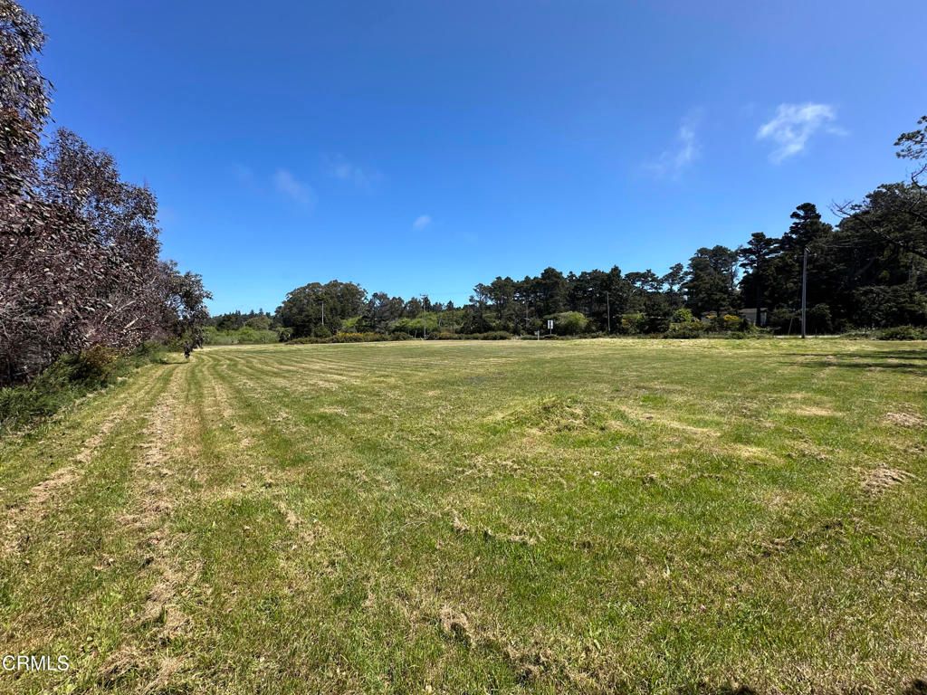 Image 2 of property listing at 33031 Jefferson Way, Fort Bragg, CA 95437