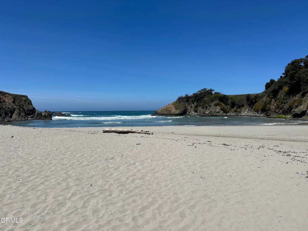 Image 4 of property listing at 33031 Jefferson Way, Fort Bragg, CA 95437