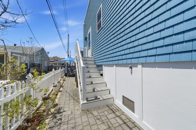 105 W Dune Way, Lavallette, NJ 08735
