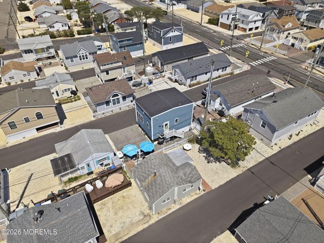 105 W Dune Way, Lavallette, NJ 08735