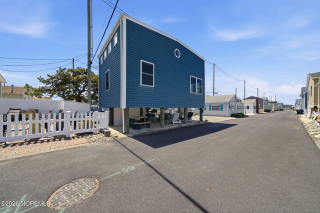 105 W Dune Way, Lavallette, NJ 08735