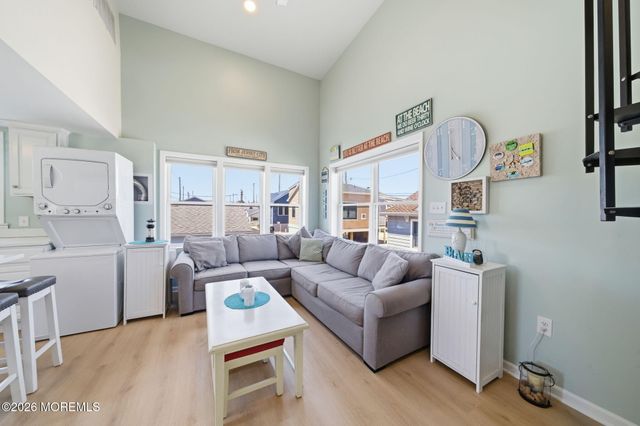 105 W Dune Way, Lavallette, NJ 08735