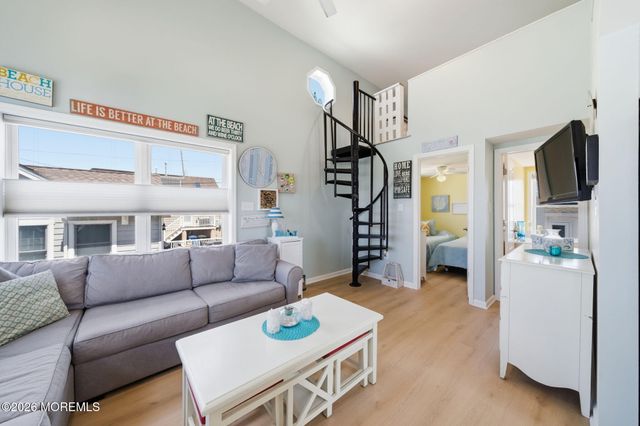 105 W Dune Way, Lavallette, NJ 08735