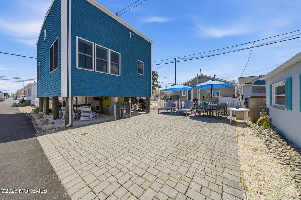 105 W Dune Way, Lavallette, NJ 08735