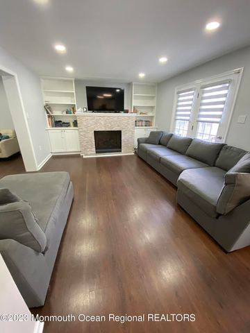 511 W Park Avenue, Oakhurst, NJ 07755